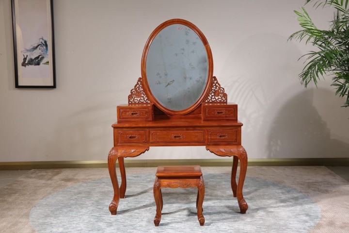 大果紫檀家具典雅陈设