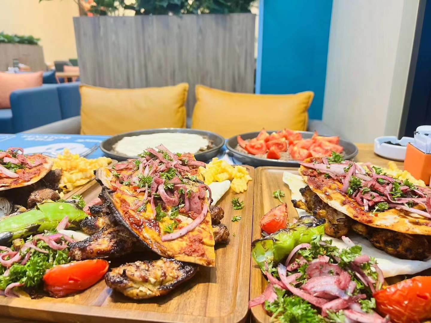 丰盛的阿拉伯海鲜盛宴