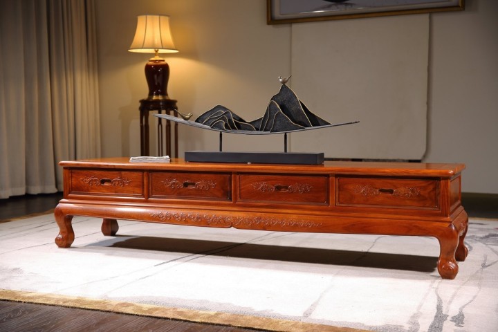 大果紫檀家具精细打磨与榫卯工艺