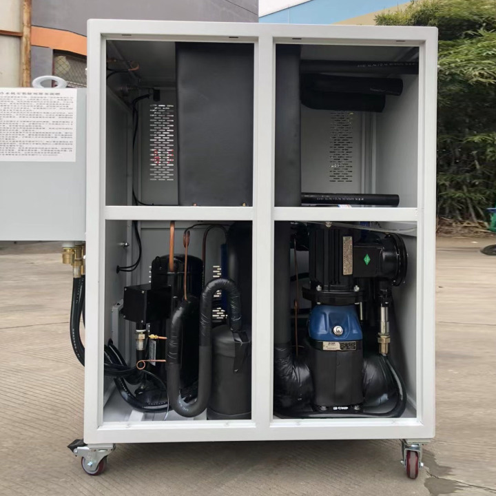 半导体用冷水机生产车间