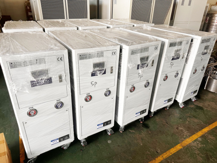 现代化工业制冷设备生产车间