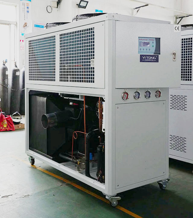 易通精密冷油机生产车间实景