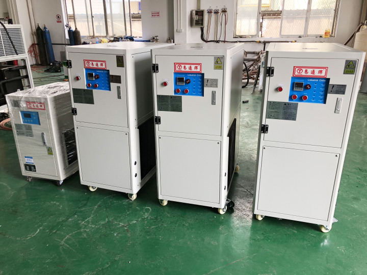 易通精密水冷机生产车间