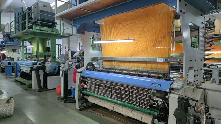 现代化礼盒生产车间