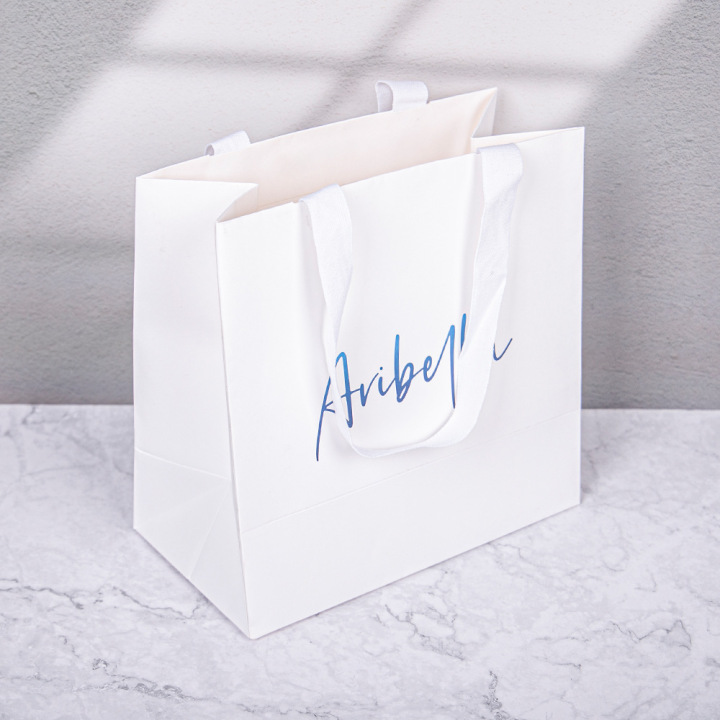 礼盒工艺细节与品牌应用