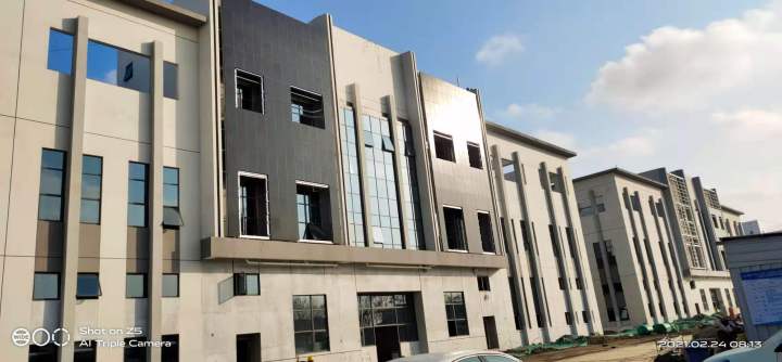 现代化幕墙钢构生产车间