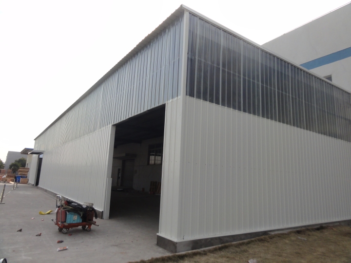 大型钢结构厂房施工全景