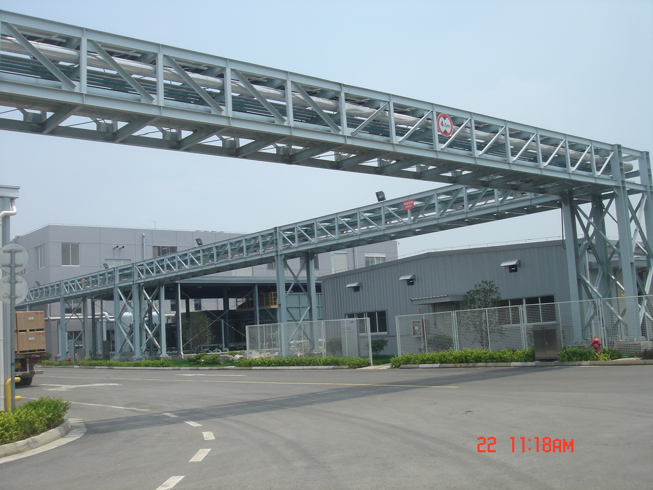 大型管桁架网架吊装施工现场