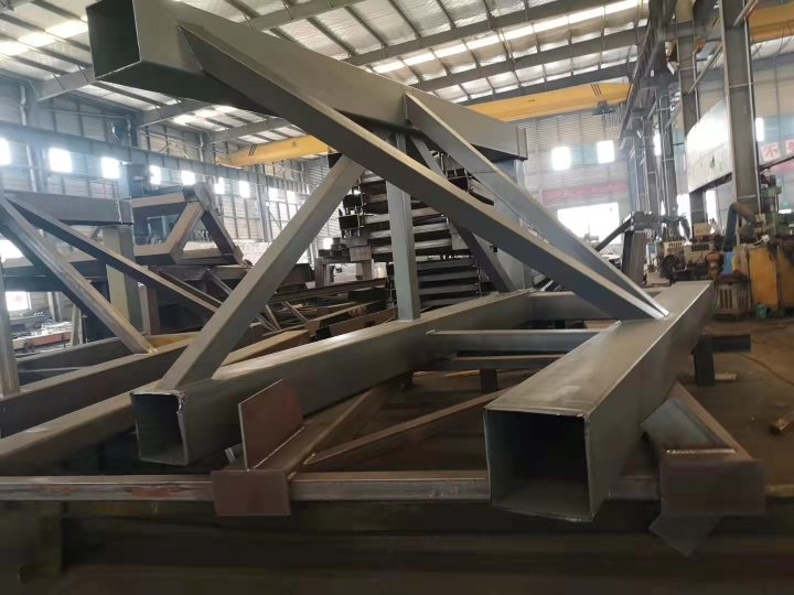 钢结构安装现场