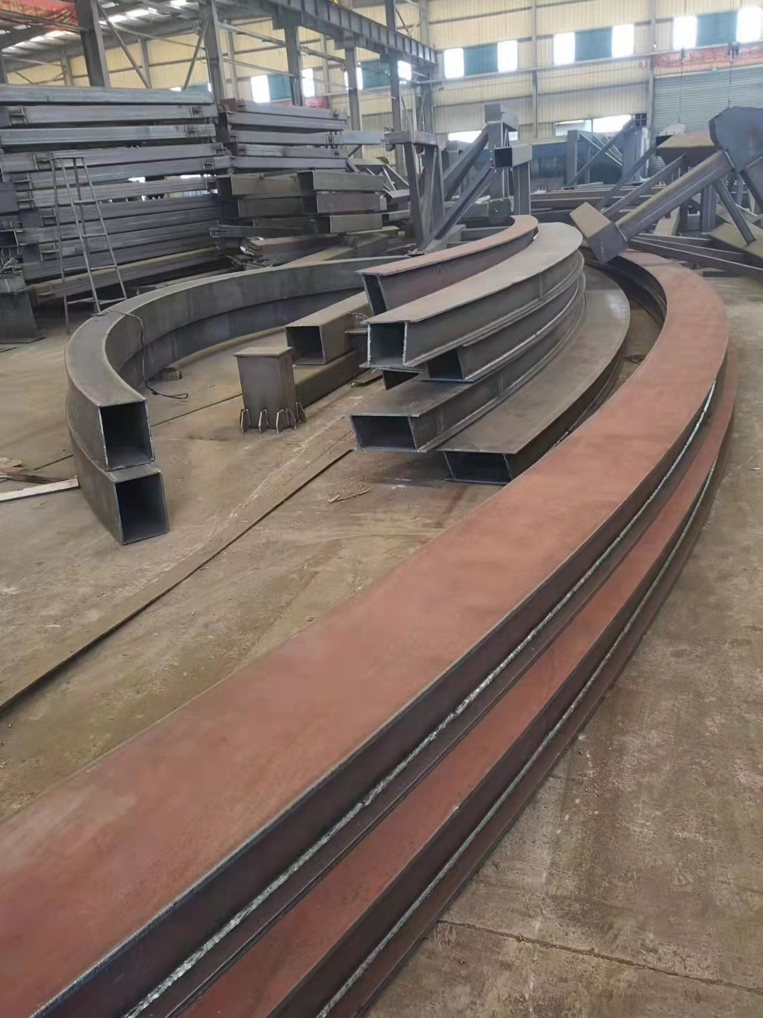 大型钢结构安装现场