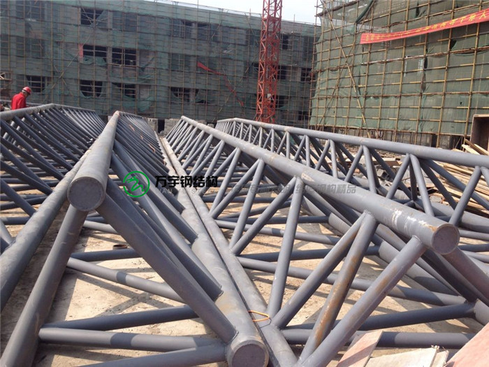 精美现代的管桁架网架建筑实景
