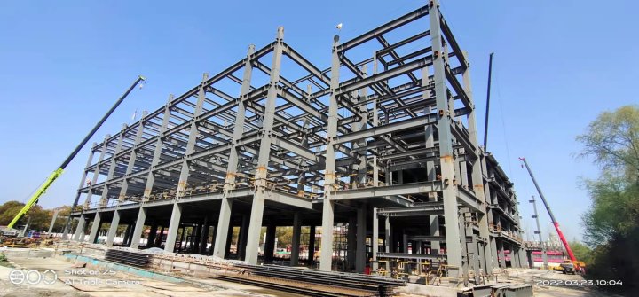 现代化钢结构加工车间