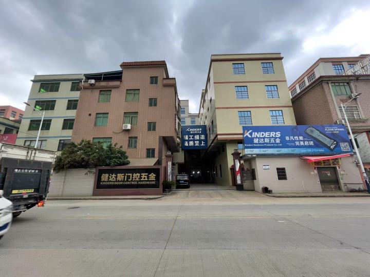 精密检测中的玻璃门五金核心部件