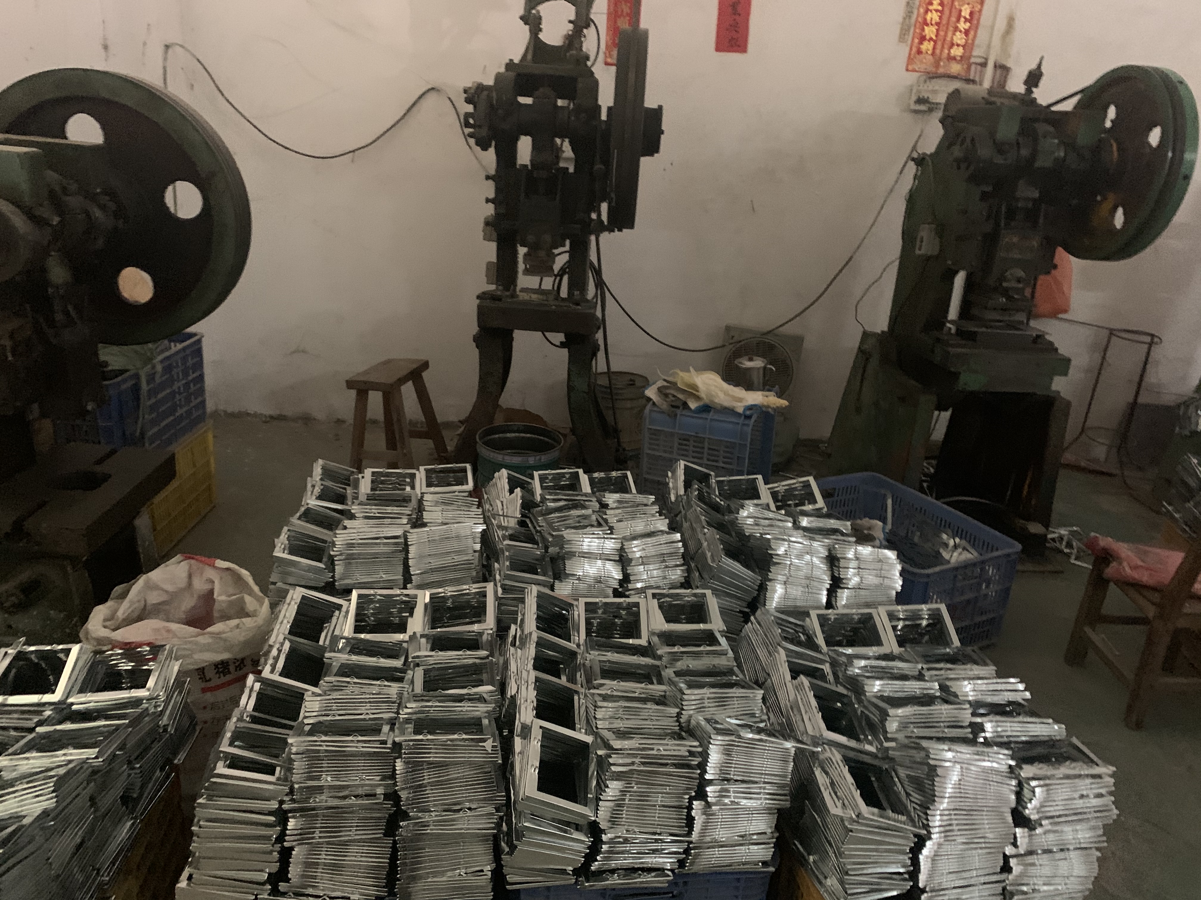 捕鼠笼应用于食品工业场景示意图