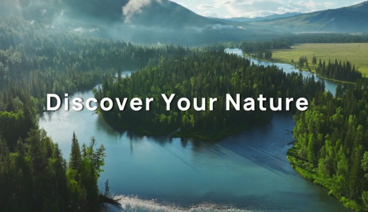 专业团队进行宣传片制作策划会议