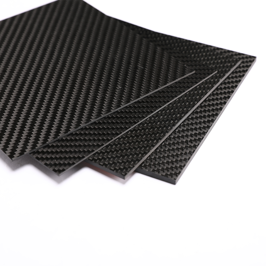 碳纤维板多样化表面纹路与颜色展示