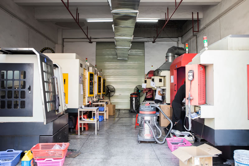 碳纤维自动化部件生产车间