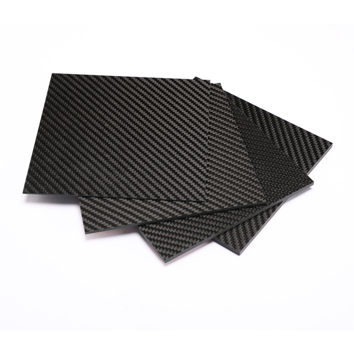 碳纤维板生产车间与精密设备