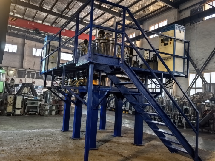 多种型号的制药用离心机展示