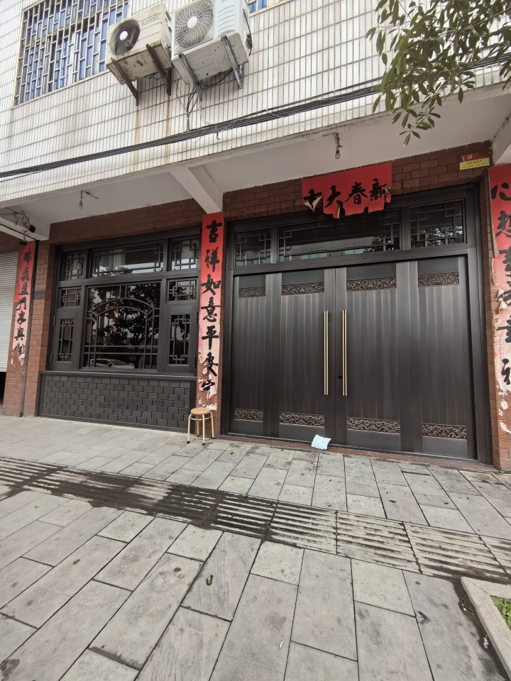 精雕铸铝门工艺细节