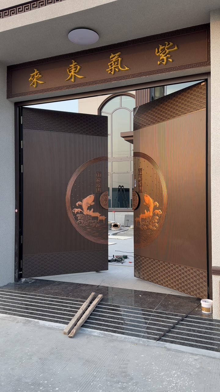 精雕铸铝门内部结构与材质解析