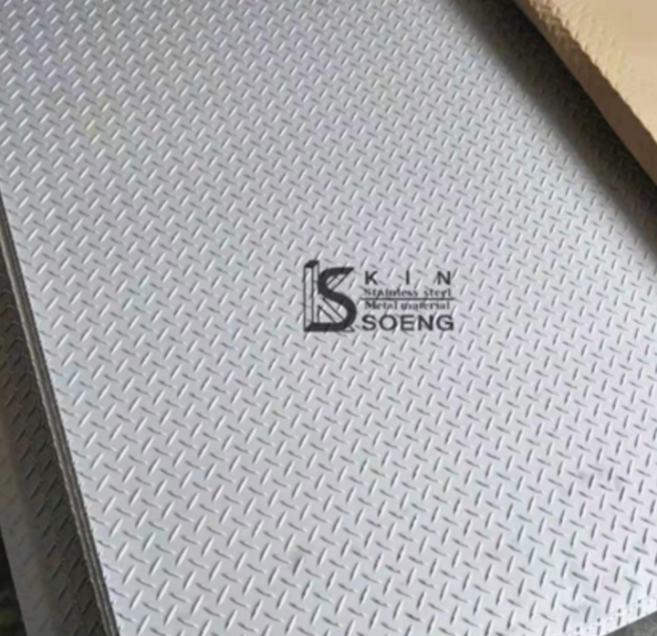 现代化金属材料加工车间