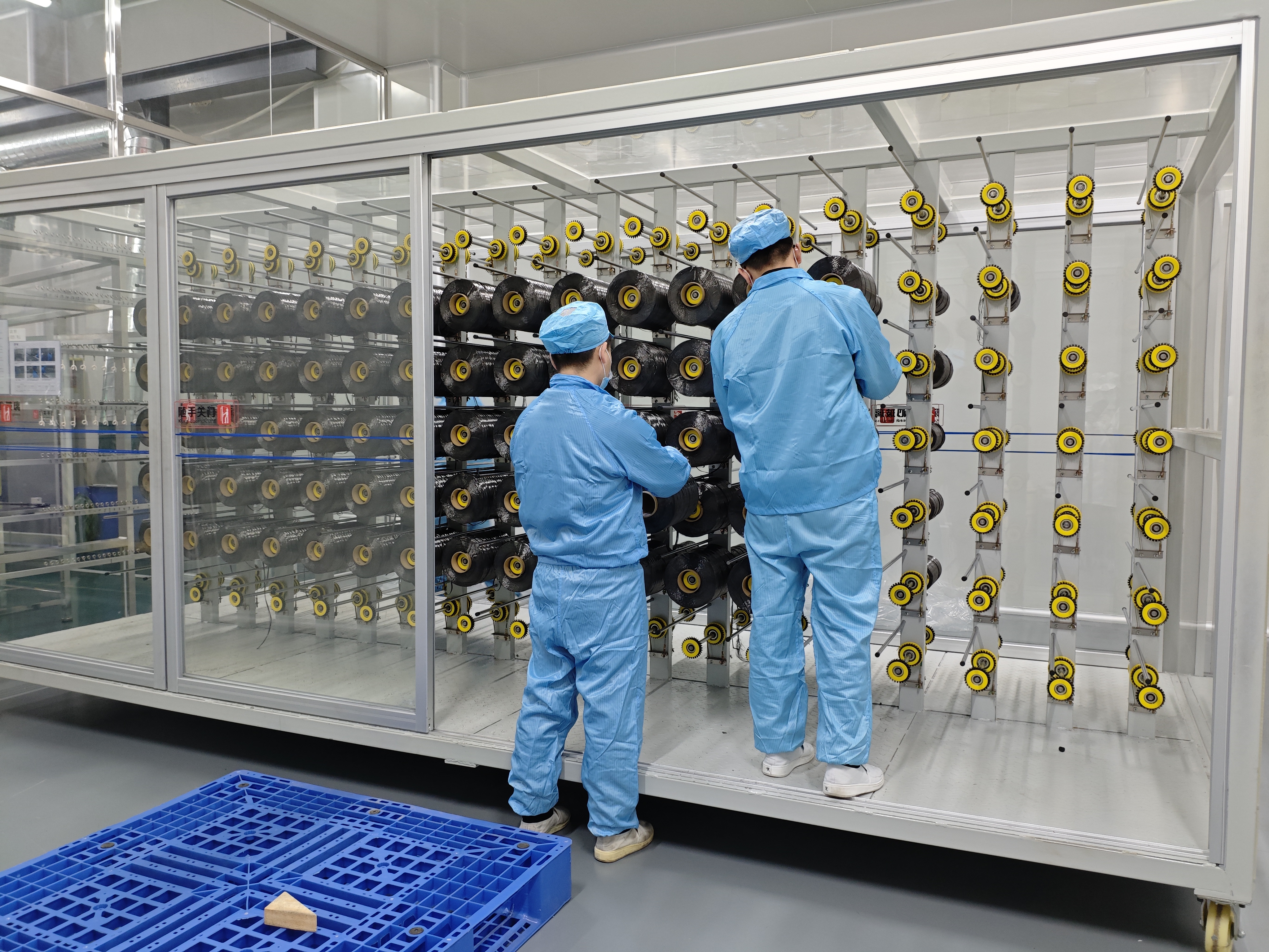 碳纤维预浸料片生产车间