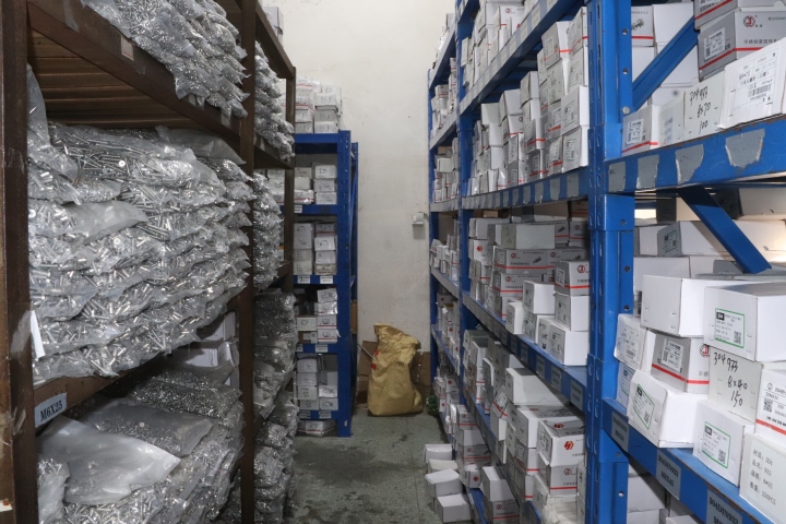 不锈钢紧固件仓储与物流发运现场