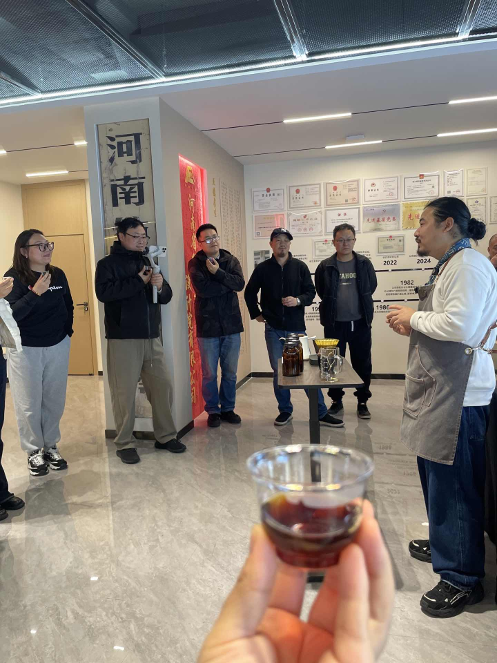 现代化绿色纺织工厂外观设计