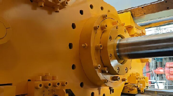 反向双动挤压机工作示意图