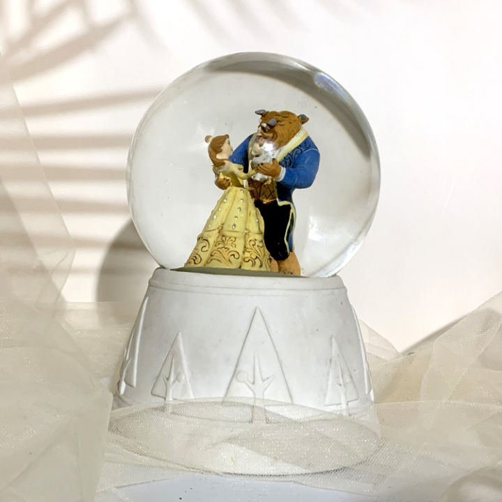 多样化水球产品陈列