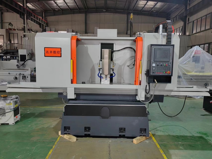 现代化数控磨床生产车间