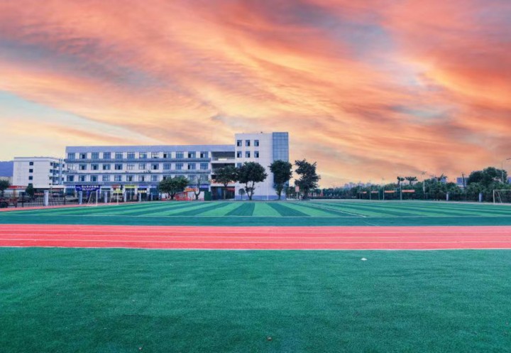 南丁卫校荣誉资质与校园环境