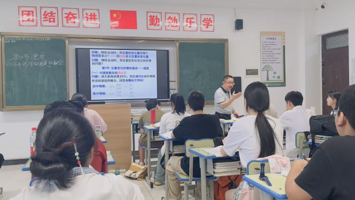 南丁卫校学生技能实操场景