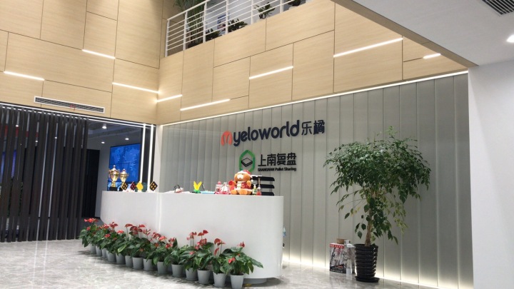 各类塑胶件适配自攻螺钉产品实物展示，排列整齐