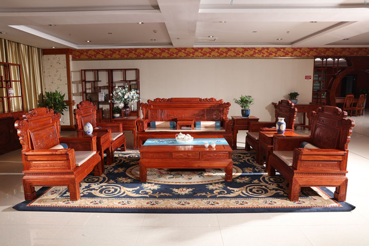 精美的缅甸花梨家具细节