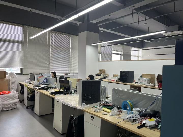 邮宝智能柜多元化产品展示