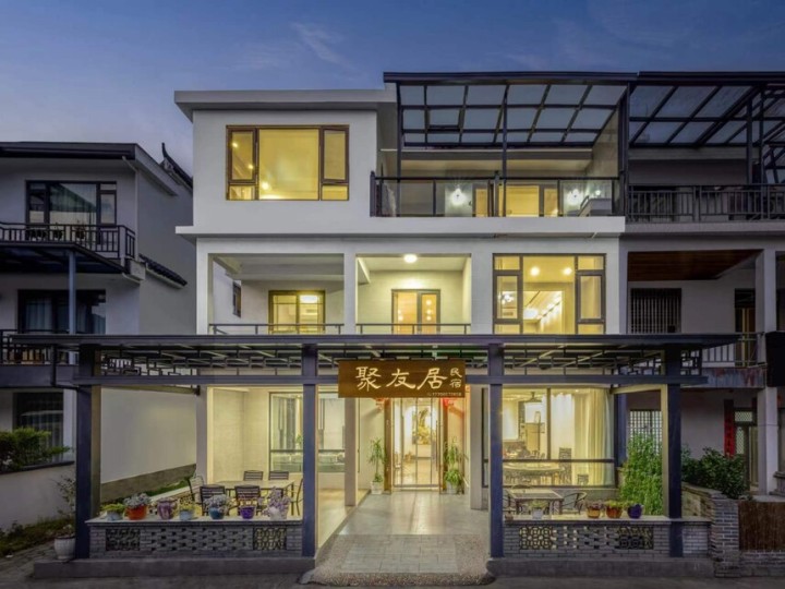 民宿内部温馨舒适的客房环境