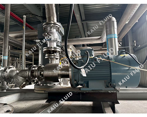 现代化碱混合器生产车间