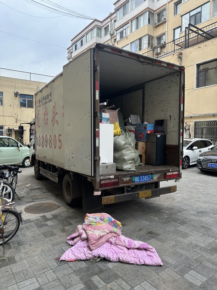 新居物品还原整理后整洁的场景