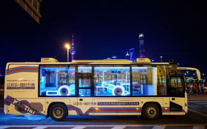 透明巡游车流动展示