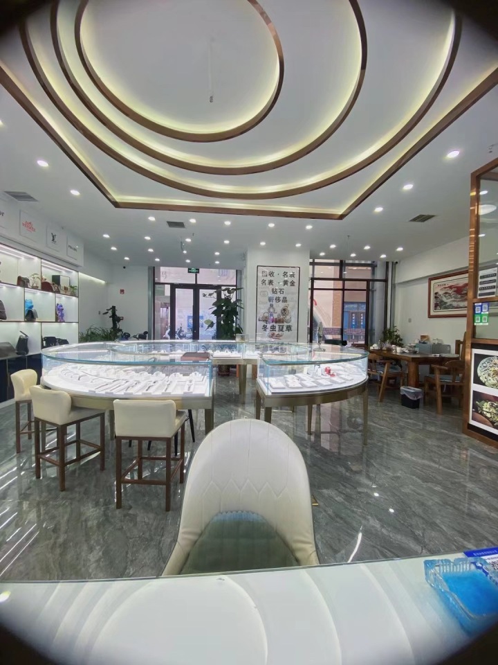 各类钻石饰品展示