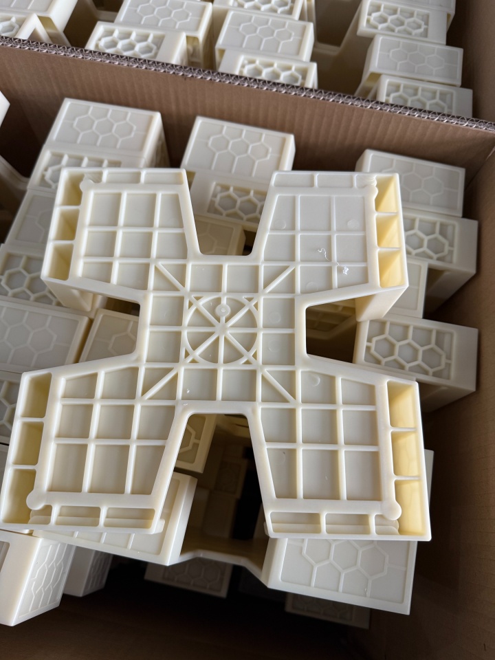 精密料盒产品展示