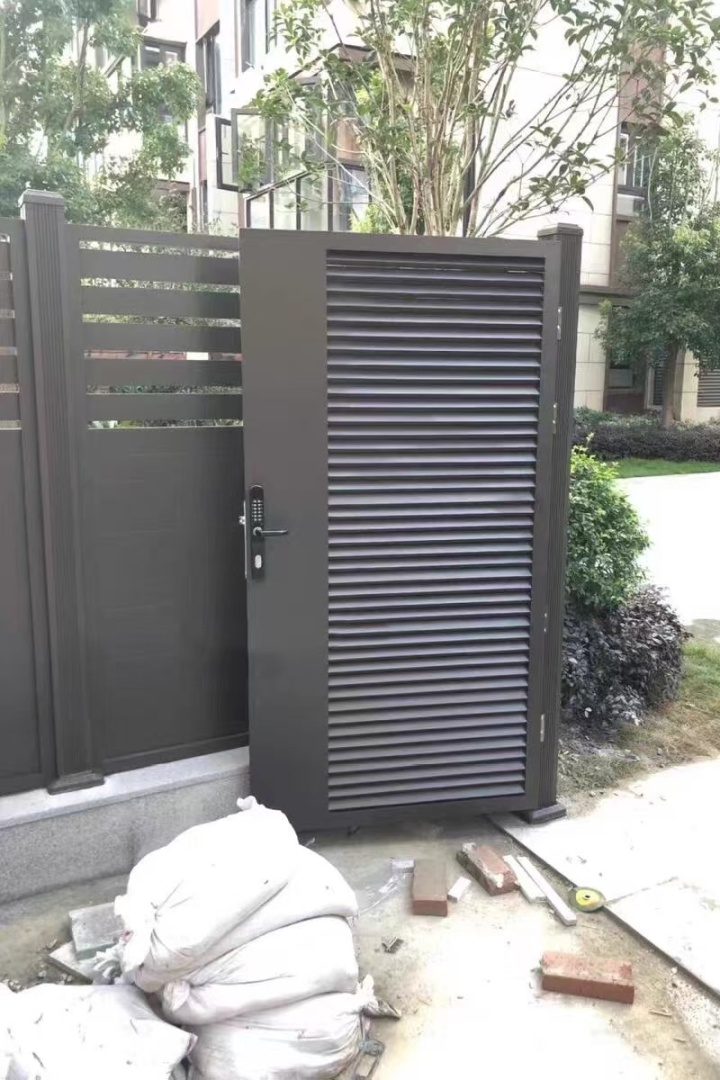 铝艺别墅门安装效果