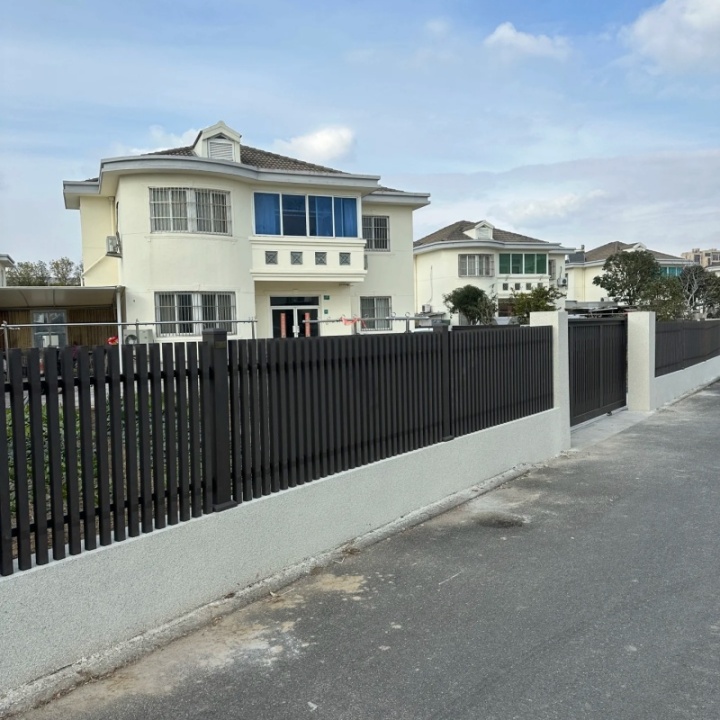 电动铝艺大门安装实景