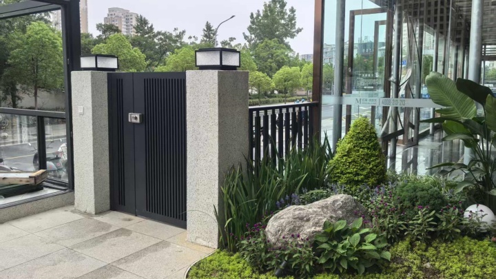 铝艺护栏安装效果图