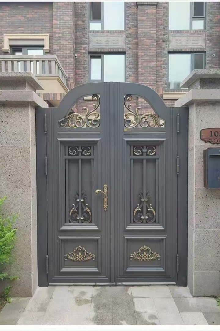 电动铝艺大门安装效果