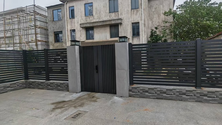 现代风格铝艺围墙护栏