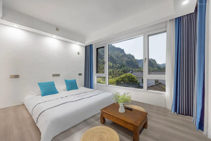 聚友居客房细节