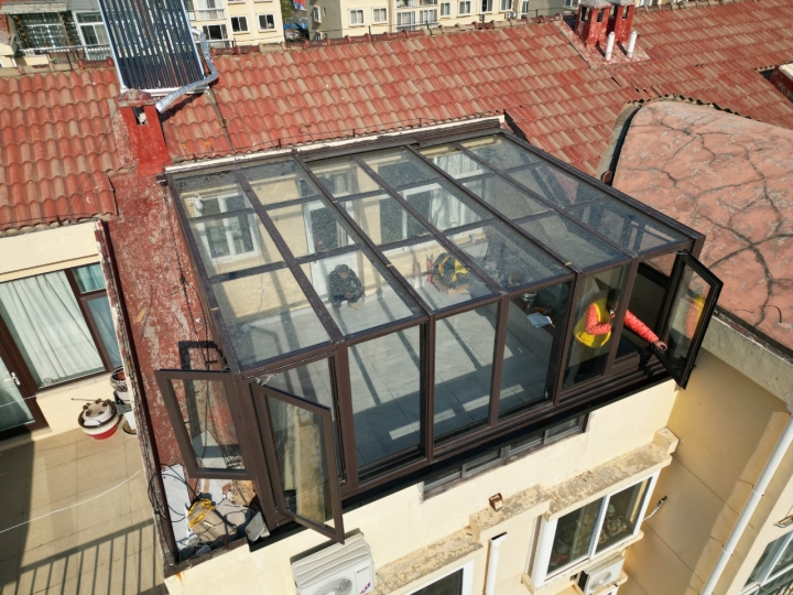 露台移动阳光房项目实景图